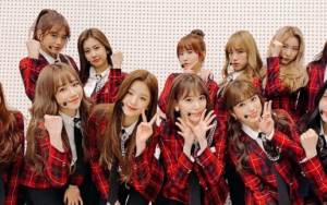MAMA 2018: Sebelumnya Tampil Feminin, IZ*ONE Tampak Beda Kenakan Setelan Jas di Red Carpet
