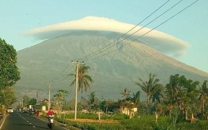 Heboh Fenomena Gunung Semeru Bertopi, Sutopo BNPB Malah 'Ngegombal' Sarankan Pre-Wedding