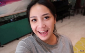 Nagita Slavina Bagi Ponsel Baru ke ART, Sosok Ini Buat Netter Berlinang Air Mata