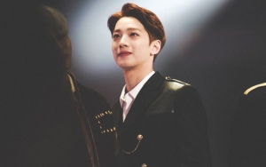 MAMA 2018: Celana Sobek Parah di Bagian Paha, Lai Guanlin Dipuji Tetap Profesional 