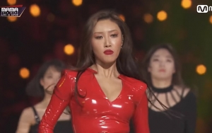 MAMA 2018: Kostum Vulgar Hwasa Tuai Pro Kontra, Begini Respon Agensi Mamamoo