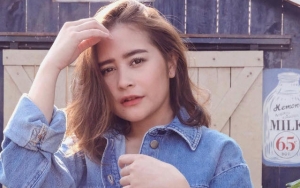 Bagikan Foto Selfie Di Atas Ranjang, Prilly Latuconsina Disebut Terlalu Dewasa