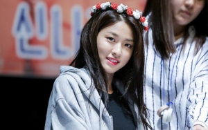 Perform 'Like A Cat' Bareng AOA, Seolhyun Mual dan Dipapah Turun Panggung