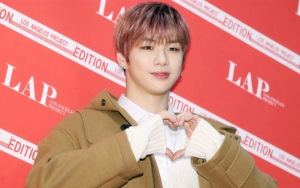 Syok Disambut Banyak Flash Kamera di Event Terbaru, Reaksi Kang Daniel Bikin Gemas