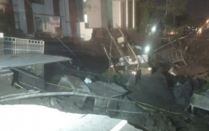 BMKG Tegaskan Penyebab Amblesnya Jalan Raya Gubeng Bukan Karena Gempa