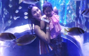 Ayu Ting Ting Tak Bisa Tahan Tangis, Putrinya Bilqis Mendadak Minta Ayah