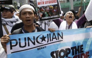 Gelar Aksi Bela Muslim Uighur, Massa Teriak ‘Ganti Presiden’