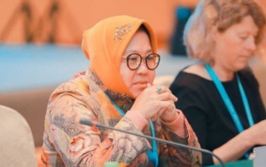 Wali Kota Risma Pantau Perbaikan Jalan Ambles Dengan Kamera Drone Dari Atas Kursi Roda