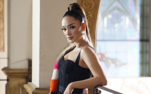 Zaskia Gotik Unggah Foto Anggun Bak Putri Keraton, Warganet Malah Salfok Dahi Lebar