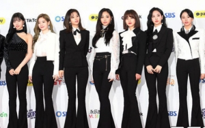 SBS Gayo Daejun 2018: Personel Twice Kompak Kenakan Cutbray di Red Carpet