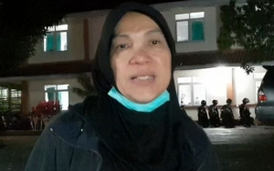Cerita Sedih Dorce Gamalama Lihat Tumpukan Mayat Saat Kunjungi Lokasi Tsunami Banten