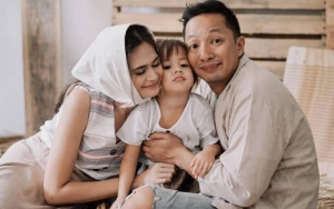Bjorka Tak Mau Dicium, Ringgo Agus Rahman dan Sabai Morscheck Pasang 'Perangkap' Dari Sarung