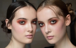 Kaleidoskop 2018: Riasan 'Becek' hingga Blush On Demam, Kilas Balik Tren Make Up yang Sempat Hits