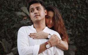 Adzana Bing Slamet Bagikan Foto Kecup Mesra Rizky Alatas, Warganet: Halal Mah Bebas