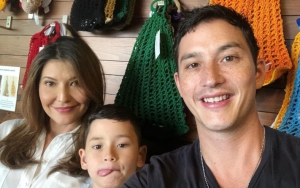 Kompak Pakai Topi Natal di Ultah, Mike Lewis Kebangetan Lakukan Hal Ini pada Tamara Bleszynski