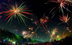 2019 Tinggal Hitungan Hari, Ini Deretan Spot Terbaik di Indonesia untuk Rayakan Malam Tahun Baru