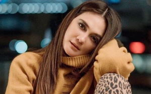Mata Luna Maya Agak Sembab dan Pamer Foto 'Galau' di Danau, Fans Syahrini Tuduh 'Play Victim'