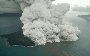 Status Gunung Anak Krakatau Sudah Siaga, 53 Warga Pulau Sangiang Malah Tolak Dievakuasi