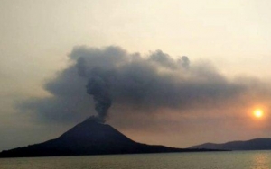 Tinggi Gunung Anak Krakatau Menyusut 110 Meter, Bagaimana Potensi Tsunami?
