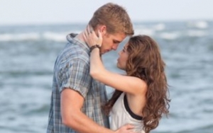 Miley Cyrus dan Liam Hemsworth Menikah, Streaming Film 'The Last Song' Naik 2000 Persen