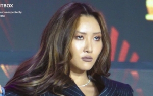 Biasa Buka-Bukaan, Seperti Ini Penampilan Sopan Hwasa di Red Carpet MBC Entertainment Awards 2018