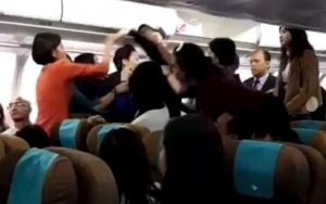 Kronologi Video Ricuh Penumpang Garuda Indonesia Menurut Pramugari, Ngamuk Sepatu Mahal Terinjak