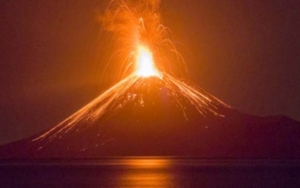 Kesaksian Nelayan Saat Tsunami Selat Sunda: Gunung Anak Krakatau Bak Terbelah Jadi Dua