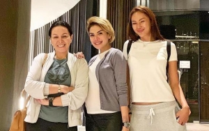 Nikita Mirzani Mantap Lepas Hijab, Kalina Oktarani Beri Dukungan