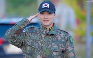 Tengah Wamil, Eunkwang Kunjungi BTOB di Acara Musik KBS