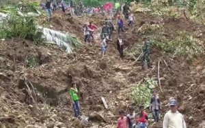 Puluhan Rumah Tertimbun Tanah Longsor di Sukabumi, Belasan Korban Meninggal Dunia