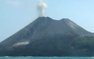 Aktivitas Tremor Masih Tinggi, Gunung Anak Krakatau Alami Gempa 60 Kali