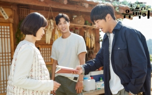 Rebutan Jeon So Min di 'Top Star Yoo Baek', Netter Galau Dukung Kim Ji Suk Atau Lee Sang Yeob