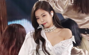 GDA 2019: Perdana Usai Konfirmasi Pacari Kai EXO, Jennie Black Pink Mempesona Perform 'Solo' 