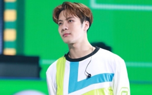 GDA 2019: Banjir Pujian, Manisnya Jackson GOT7 Pungut Sampah Makanan yang Jatuh