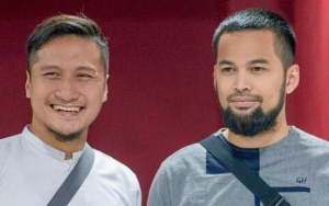 Kembali Dirawat Usai Sembuh dari Kanker, Arie Untung dan Teuku Wisnu Jenguk Ustaz Arifin Ilham 