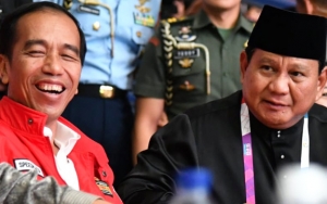 Klarifikasi Isu Negatif, PKS Usul Jokowi dan Prabowo Duduk Berdampingan