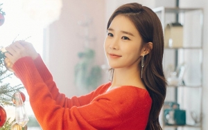 Foto Adegan 'Touch Your Heart' Dirilis, Yoo In Na Mempesona Pose di Red Carpet