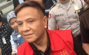 Hendak Ditangkap, Mantan Ketua DPRD Surabaya Tabrak Sepeda Motor Tim Kejaksaan