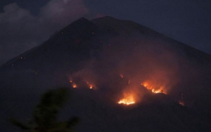 Gunung Agung di Bali Kembali Erupsi, Lontarkan Material Kerikil dan Abu Selama 4 Menit