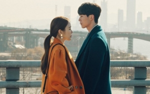 Poster 'Touch Your Heart' Dirilis, Begini Kocaknya Interaksi Yoo In Na - Lee Dong Wook