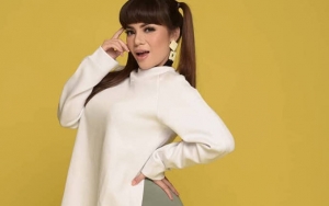 Cuek Dihujat Gara-Gara Sindir Vanessa Angel, Dinar Candy Malah Tulis 'Menjemput Rezeki di Bali'