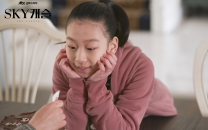 Jadi Kontroversi, Netter Debatkan Adegan Kang Ye Bin di 'SKY Castle' Ini 