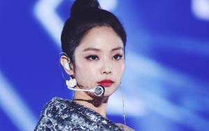 Korset dan Celana Terlalu Pendek, Fans Miris dengan Kostum Jennie Belakangan Ini 
