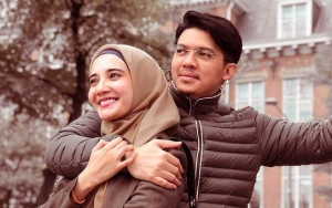 Hampir 8 Tahun Nikah, Irwansyah Elus Perut Zaskia Sungkar Diduga Bocorkan Hamil 2 Bulan?