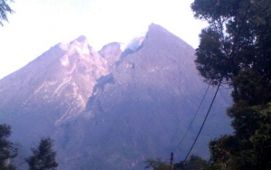 Status Masih Waspada, Gunung Merapi Kembali Gugurkan Lava Pijar Sebanyak 6 Kali