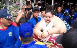Diukur Dengan Timbangan Beras, Bobot Titi Wati Wanita Asal Kalteng Ternyata 'Hanya' 220 Kg