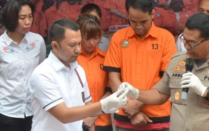 Baru 3 Kali, Caca Duo Molek Gunakan Narkoba Hanya untuk Coba-Coba 
