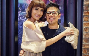  Aksi Kocak Baim Pamer Foto 'Bareng' Choi Siwon Hingga Song Hye Kyo Bikin Artika Sari Devi Greget