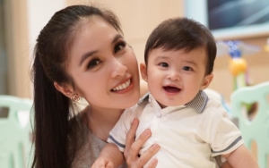 Pamer Sudah Bisa Jalan, Raphael Putra Sandra Dewi Bikin Warganet Kegirangan