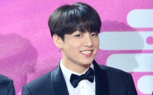 SMA 2019: Bikin Khawatir, Jungkook BTS Nyaris Ambruk Hingga Dipapah Masuk Backstage 